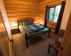 Hotelli Ten-Ee-Ah Lodge & Campground (Lac la Hache, Kanada)