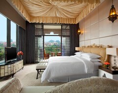 Hotel Sheraton Qingyuan Lion Lake Resort (Qingyuan, China)