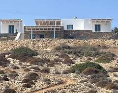 Koko talo/asunto Magnifique Villa Avec Accès Privé à La Mer En Bas De La Maison (Lipsi, Kreikka)