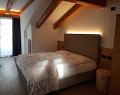 Khách sạn Residence Cirelle (Canazei, Ý)