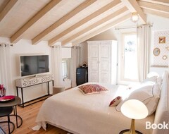 Bed & Breakfast Le Mas des Aires - Chambres d'Hotes - Blauzac -Uzes - Pont du Gard (Blauzac, Francuska)