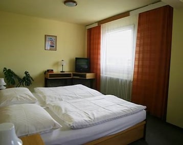 Hotelli Hotel Zvíkov (Zvíkovské Podhradí, Tsekin tasavalta)