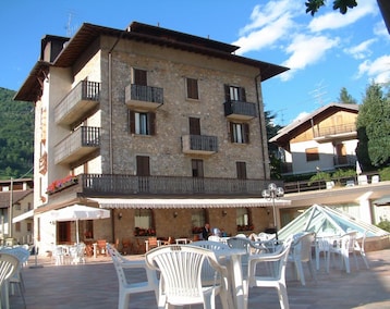 Hotel Carrara (Serina, Italien)