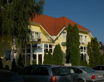 Hotel Penta Lux (Tata, Hungría)