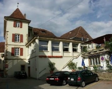 Hotel Du Cheval Blanc (Saint-Blaise, Suiza)