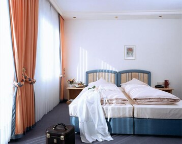 Hotel Krone OHG (Gerlingen, Germany)
