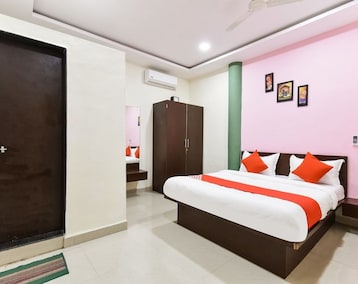 Oyo 70102 Hotel Surya Lodging (Aurangabad, India)