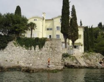 Koko talo/asunto Villa Nora (Rijeka, Kroatia)