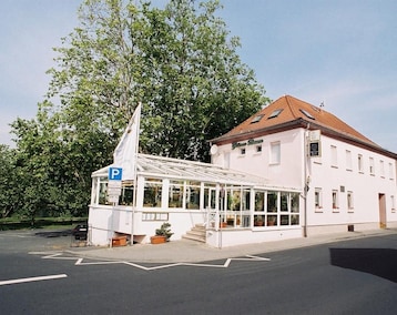 Hotel Zum Grunen Baum (Kelsterbach, Alemania)