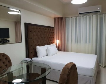 Hotel Studio Unit At The Breeze Residences (Manila, Filipinas)