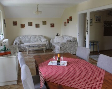 Koko talo/asunto Spacious Comfortable Quiet Apartm. 80Sqm, Balcony, Mountain View, Parking, Wifi (Salzburg, Itävalta)
