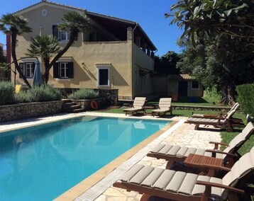 Hele huset/lejligheden Prestige Villas Of Corfu - Villa, Large Pool & Gardens 2 Mins Walk From Tavernas (Korfu by, Grækenland)