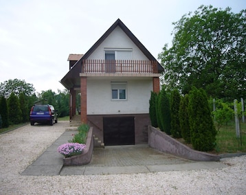 Casa/apartamento entero Quiet Countryside House In Tatabanya, Hungary, 3 Minutes To Town (Tatabánya, Hungría)