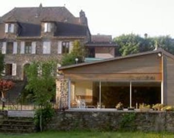 Logis Hotels - Hostellerie des Lauriers - Hotel et Restaurant (Curvalle, Francia)