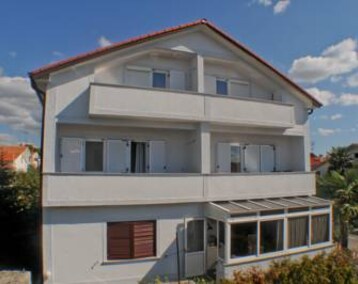 Casa/apartamento entero Apartments Villa-Passat (Poreč, Croacia)