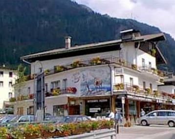 Hotelli Hirsch (Canazei, Italia)
