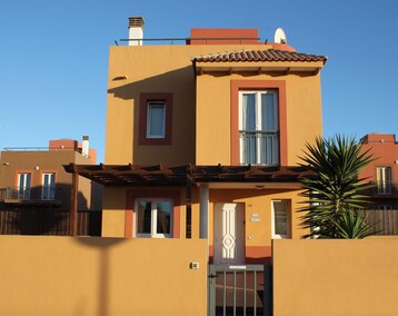 Casa/apartamento entero Valla Niño de lujo Friendly Villa + piscina privada climatizada y de seguridad opcional (Corralejo, España)