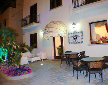 Hotelli Araba Fenice (San Vito Lo Capo, Italia)
