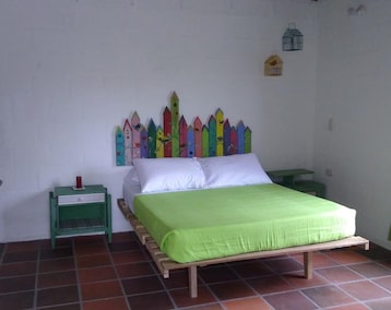 Hotel Finca La Colina De Los Azulejos (Guadalupe, Colombia)