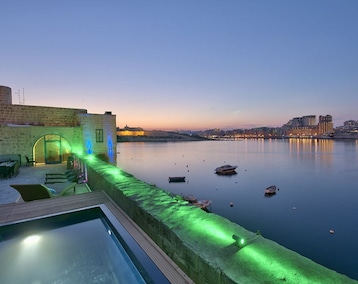 Koko talo/asunto 062 Waterfront Valletta House With Pool Villa (La Valletta, Malta)