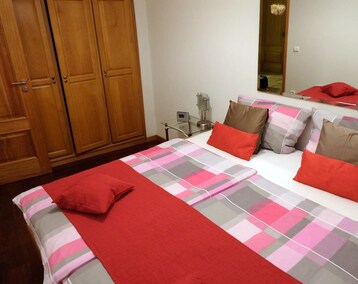 Koko talo/asunto High class apartment with 30 m² terrace, directly at the beach, children welcome (Sesimbra, Portugali)