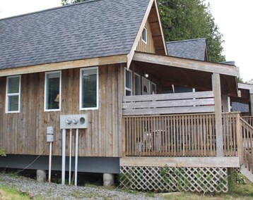 Hele huset/lejligheden Smukke Waterfront Cabin med Hot Tub! (Ucluelet, Canada)