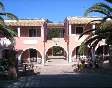 Hotelli Apartments Fondas (Agios Georgios Pagi, Kreikka)