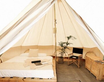 Hotelli Flash Camp (Byron Bay, Australia)