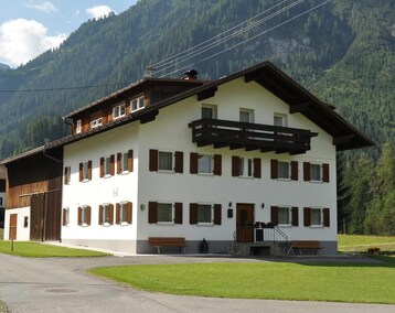 Hotelli Haus Strobl (Bach-Stockach im Lechtal, Itävalta)