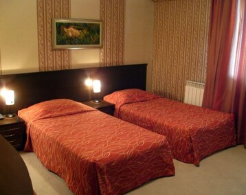Hotelli Almond (Karlovo, Bulgaria)