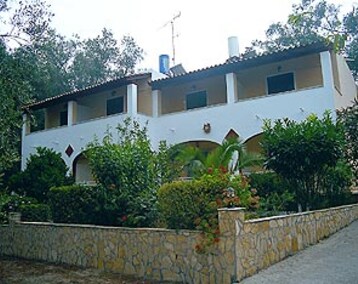 Lejlighedshotel Villa Thomas (Agios Georgios Pagi, Grækenland)