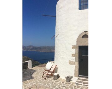 Koko talo/asunto Milos Vaos Windmill (Plaka, Kreikka)