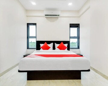 Book Hotels near OYO Flagship Hotel Rahul Service Appartment 2