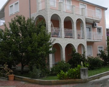 Huoneistohotelli Apartments Tino (Kaštela, Kroatia)