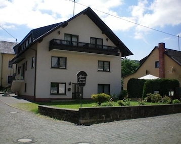 Hotelli Ferienwohnung  In Ernst Direkt Neben Cochem A.d. Mosel (Ernst, Saksa)