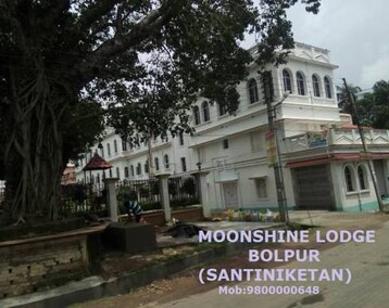 Hotel Moonshine Lodge (Bolpur, Indien)