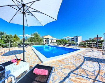 Huoneistohotelli Apartments CVITA Holiday (Rogoznica, Kroatia)