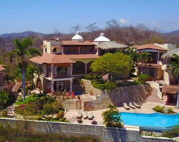 Hele huset/lejligheden Flor Del Mar - 10,500 Sq Ft Oceanfront Premium Vacation Rental (Santa María Huatulco, Mexico)