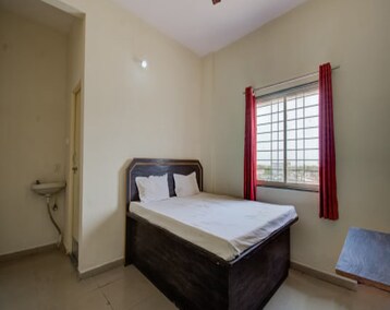 Hotelli SPOT ON 49075 Hotel Sadanand (Ratnagiri, Intia)