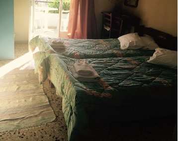 Hotelli Captains Rooms (Aegina City, Kreikka)