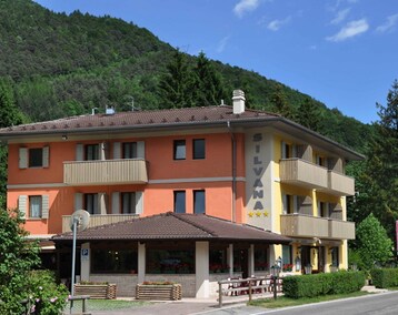 Hotel Silvana (Ledro, Italia)