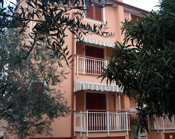 Hotel Apartments Zdjelar (Poreč, Croacia)