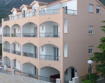 Aparthotel Apartments Grozdana (Gradac, Croacia)