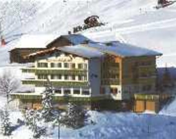 Hotelli Hotel Garni Alphof (Fontanella / Faschina, Itävalta)