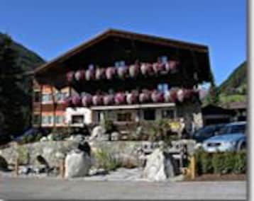 Hotel Angela (St. Jakob im Defereggental, Austria)