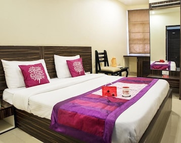 Hotel Adelphi Grande (Kushinagar, India)