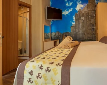 Hotel Complejo Medieval Magic Excalibur (Alfaz del Pi, España)