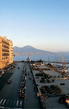Grand Hotel Vesuvio (Nápoles, Italia)