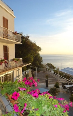 Hotel Camera con Vista Mare-Blu Panoramic (Sirolo, Italien)