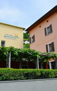 Hotel San Bernardo (Tenero-Contra, Suiza)